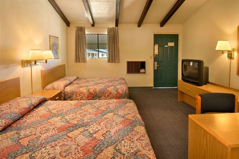 Peoria Inn Тълса Екстериор снимка