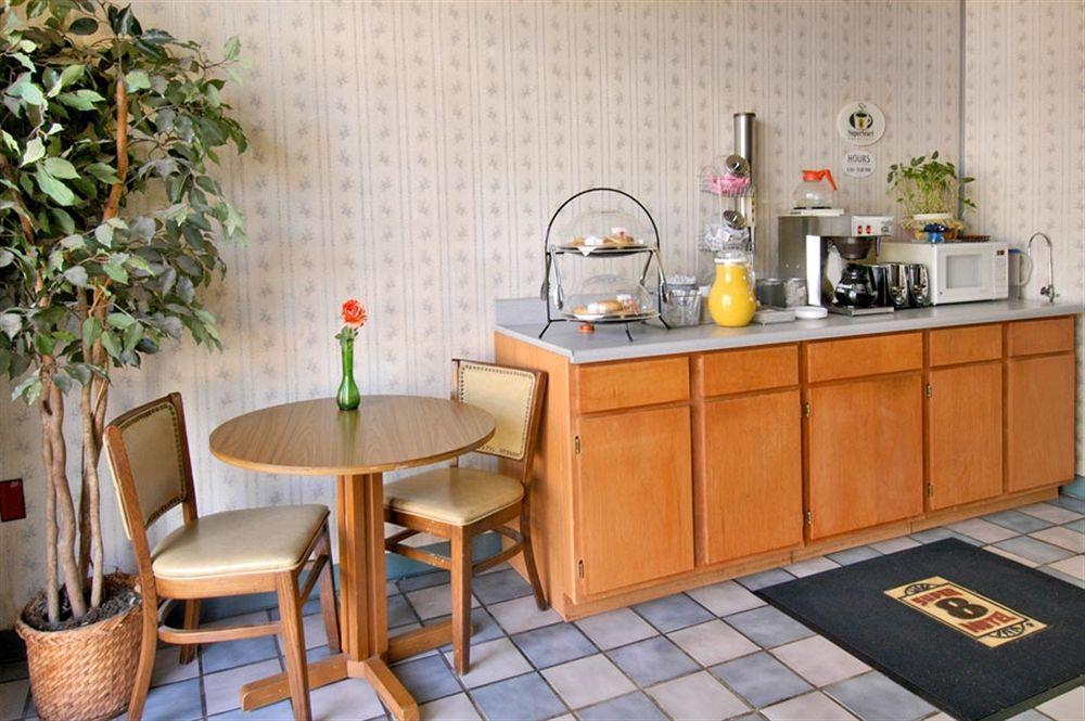 Peoria Inn Тълса Екстериор снимка